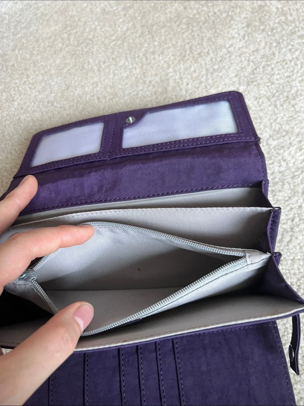 Kipling sleek fold